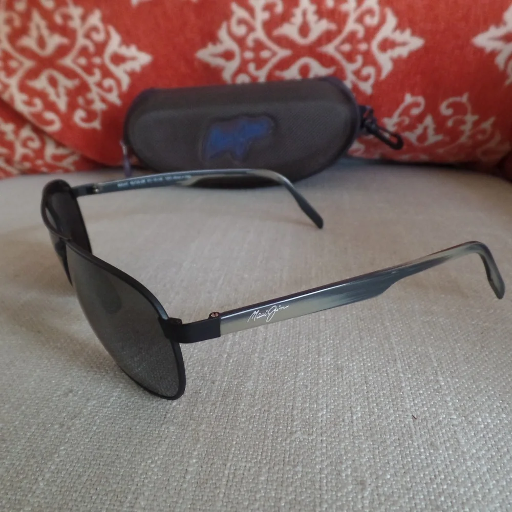 Maui Jim CASTLES Aviator in Matte Frame with Neutral Grey Lens